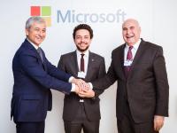 ولي العهد يشهد توقيع مذكرة تفاهم مع شركة مايكروسوفت لتعزيز قطاع الاتصالات وتكنولوجيا المعلومات في الأردن