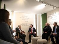 ولي العهد يلتقي رئيس الوزراء اللبناني ويؤكد متانة العلاقات بين البلدين