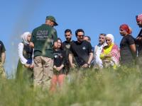 من المسير الطبيعي الذي شارك فيه سمو الأمير الحسين بن عبدالله الثاني ولي العهد مع ناشطين متخصصين في السياحة البيئية والداخلية في محمية غابات اليرموك للمحيط الحيوي