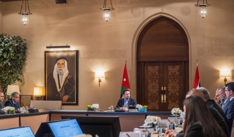 ولي العهد يؤكد أهمية المشاريع التي توظف الحلول التكنولوجية لمعالجة الازدحامات المرورية
