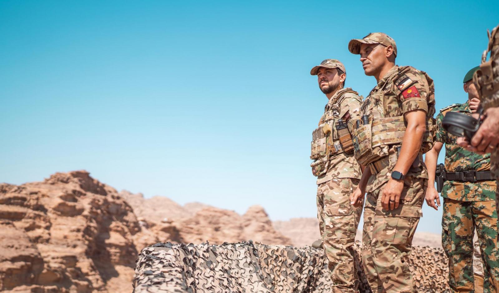 ولي العهد يتابع تمرينا تعبويا لكتيبة التدخل السريع 