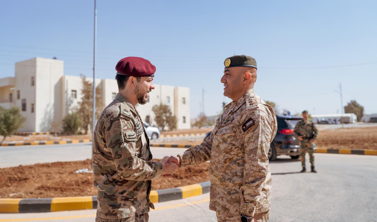 ولي العهد يزور مركز تدريب خدمة العلم ويطلع على سير البرامج التدريبية