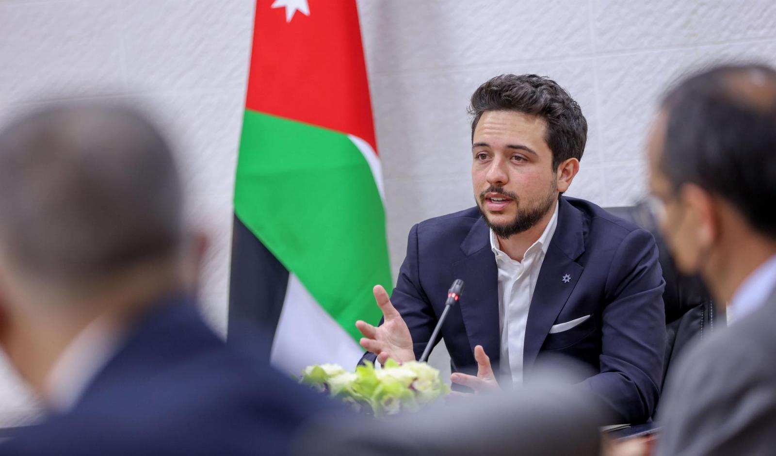 ولي العهد يطلع على استراتيجية دور رعاية الأطفال