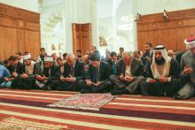 سمو الأمير الحسين بن عبدالله الثاني، ولي العهد، يشارك جموع المصلين أداء صلاة الجمعة في مسجد الملك الحسين