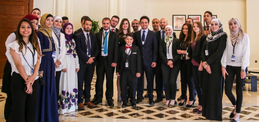 Crown Prince meets young Jordanian achievers at WEF