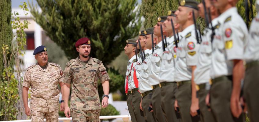 نائب الملك يتابع جانبا من تمرين عسكري في كلية القيادة والأركان الملكية الأردنية