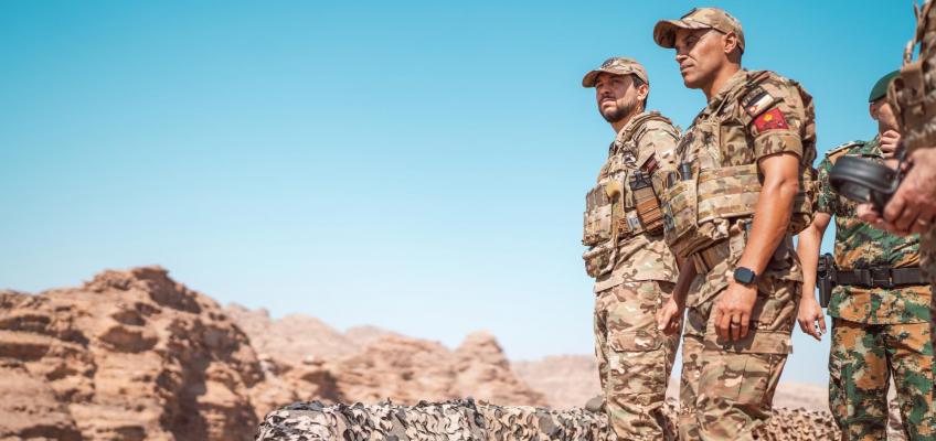 ولي العهد يتابع تمرينا تعبويا لكتيبة التدخل السريع 