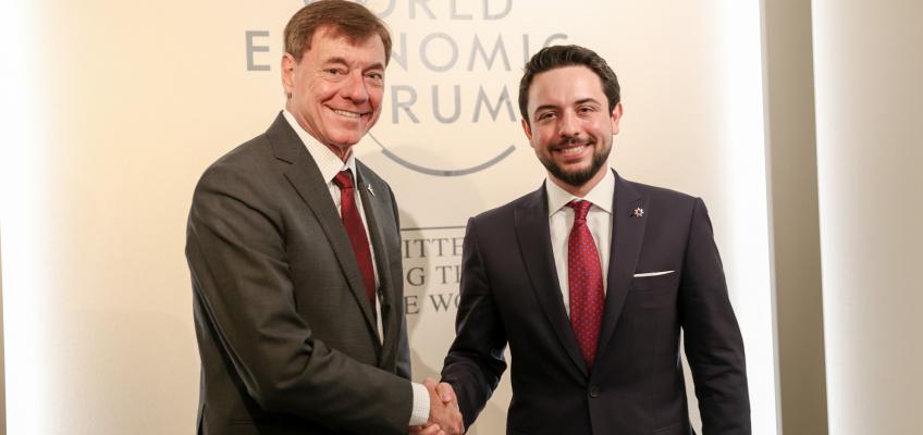 ولي العهد يلتقي المدير التنفيذي لشركة "إمبراير" لصناعة الطائرات ورؤساء تنفيذين لشركات عالمية