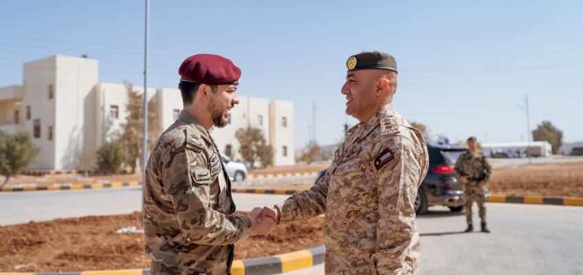 ولي العهد يزور مركز تدريب خدمة العلم ويطلع على سير البرامج التدريبية