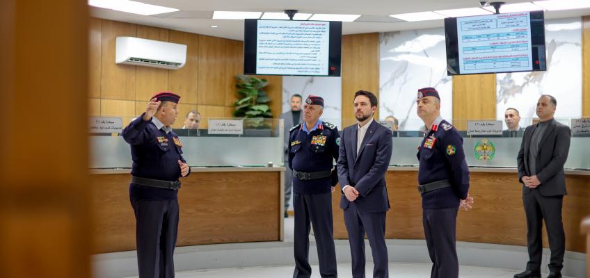 ولي العهد يزور مديرية الدفاع المدني