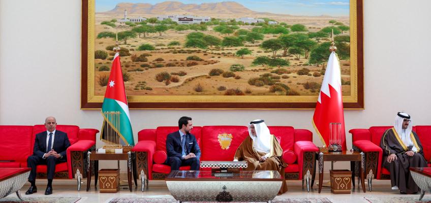 ولي العهد والعاهل البحريني يبحثان سبل تعزيز التنسيق حيال التطورات الإقليمية