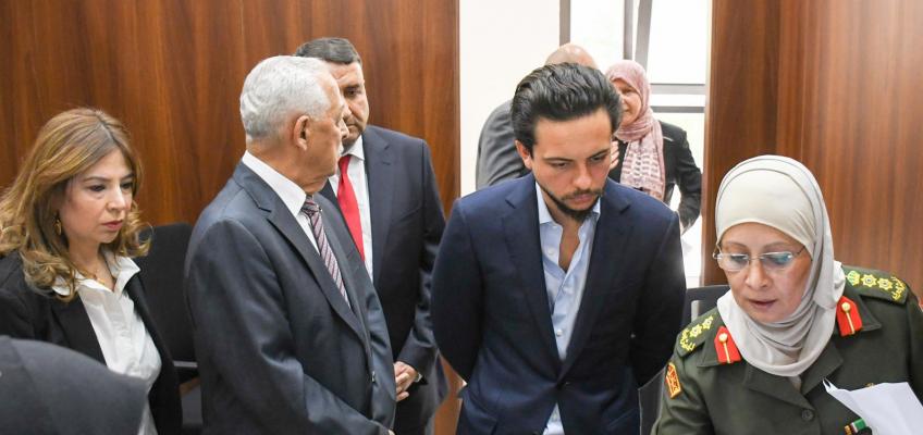 ولي العهد يتفقد الخدمات التي تقدمها دائرة خدمة الجمهور في الديوان الملكي سمو الأمير الحسين بن عبد الله الثاني ولي العهد