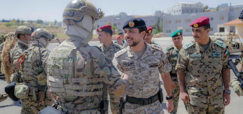 ولي العهد يزور الوحدة الخاصة/101