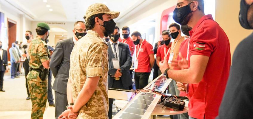 Crown Prince visits artificial intelligence exhibition