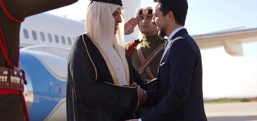Crown Prince receives Ras Al Khaimah ruler upon arrival in Jordan