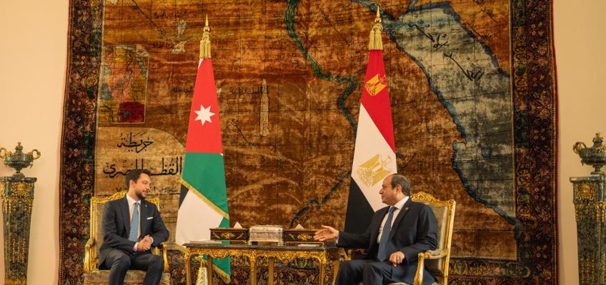ولي العهد يلتقي الرئيس المصري في القاهرة