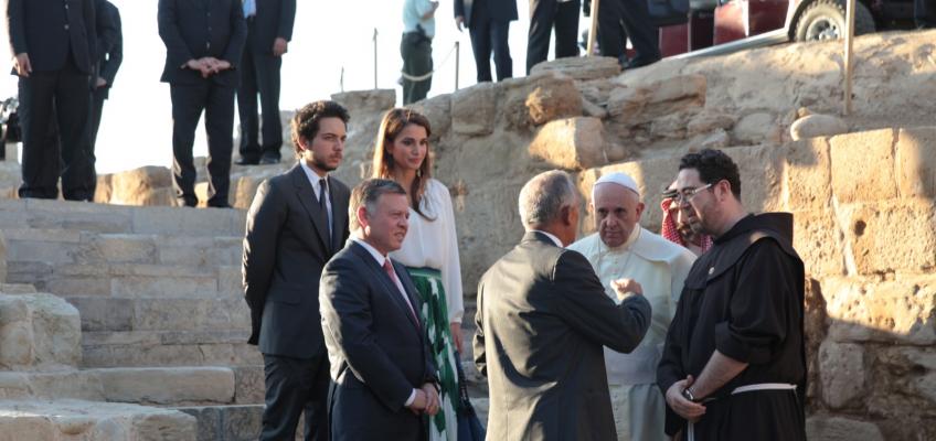 Their Majesties King, Queen and HRH Crown Prince accompany Pope Francis to the Baptism Site in Jordan