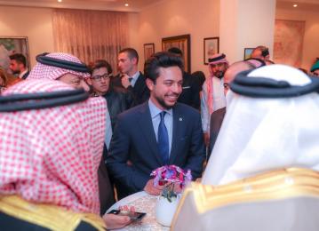 Crown Prince meets Jordanian community members in Bahrain, Haqiq Initiative youth