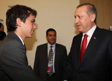 الملك يلتقي أردوغان ويؤكد أهمية تكثيف التنسيق والتشاور بين الاردن وتركيا